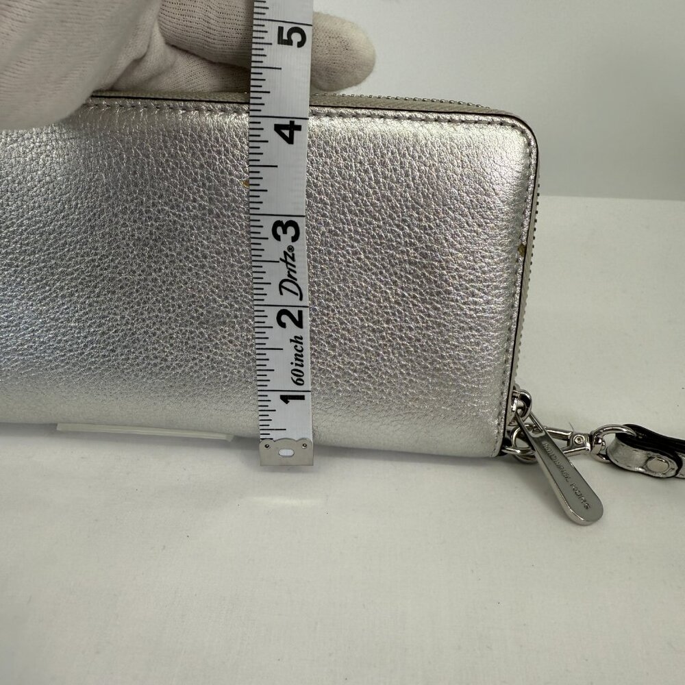 MK Michael Kors Jet Set Travel Continental Wristlet/Wallet Silver - Picture 4 of 9